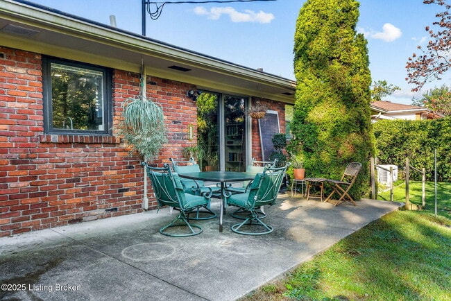 Building Photo - 1515 Vivian Ln