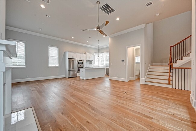 Building Photo - 2234 Lou Ellen Ln