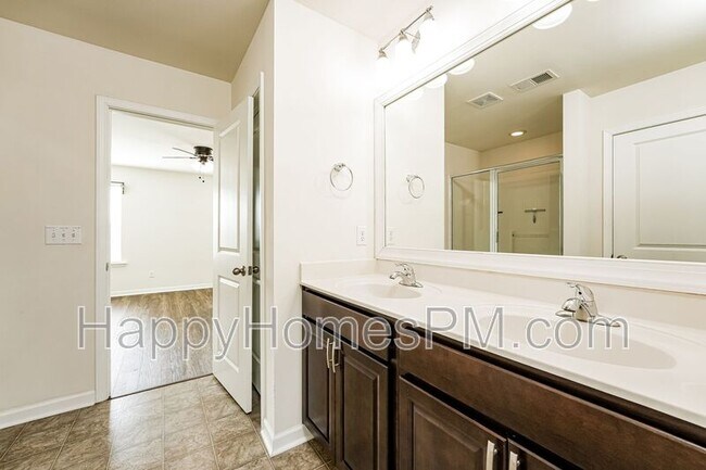 Building Photo - 514 Adalina Dr