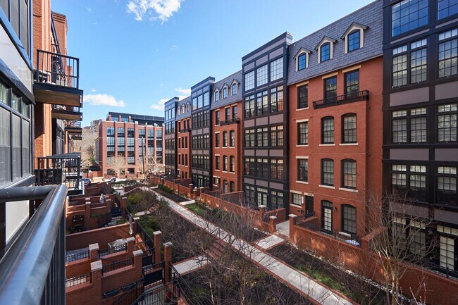 Building Photo - 1610 N Queen St