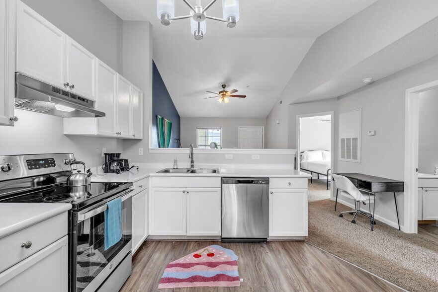 Building Photo - 974 Bassman Ln