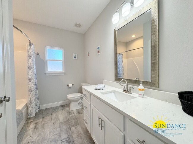 Building Photo - FURNISHED 3-Bedroom, 2-Bath Home with Premium Features in Navarre, Florida!