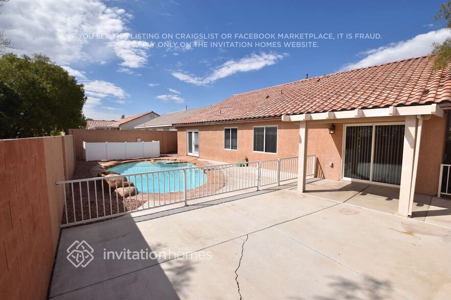 Building Photo - 320 Perry Ellis Dr