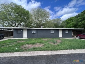 Building Photo - 1013 Hackberry St