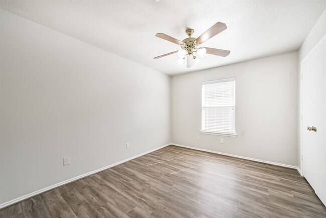 Building Photo - 4915 Winding View Ln