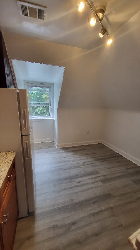 Building Photo - 119 E Mt Airy Ave