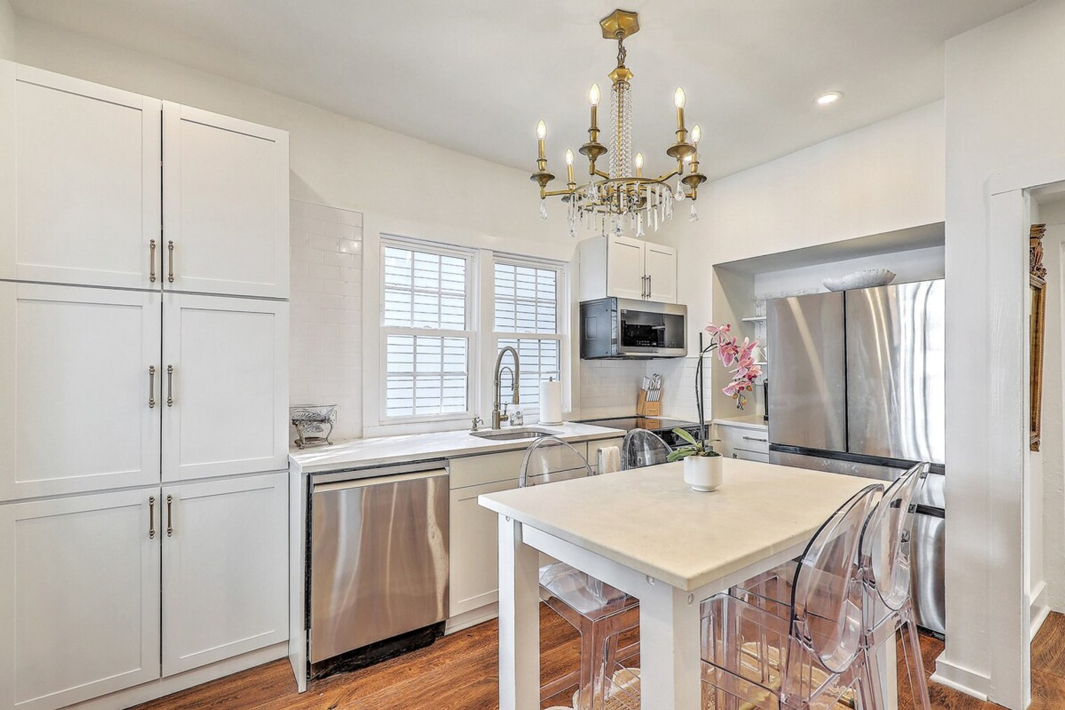 Building Photo - 38 Bogard St