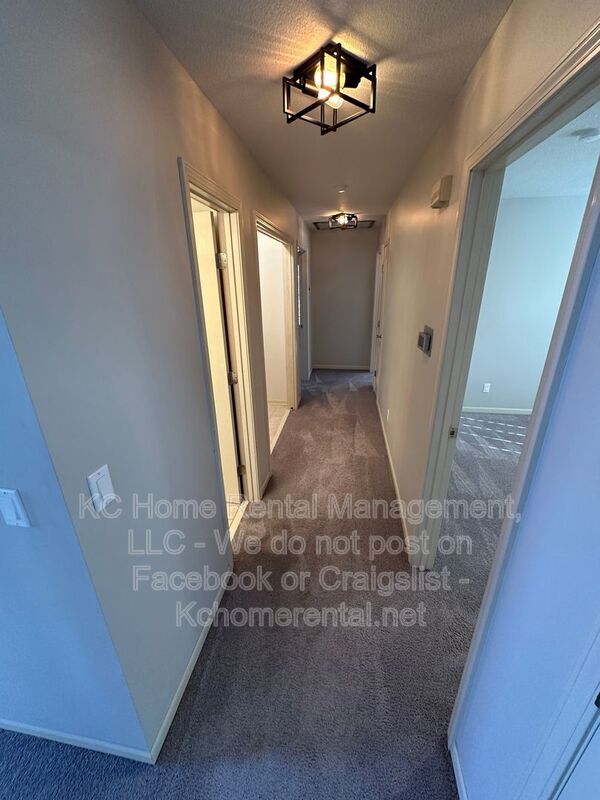 Building Photo - 9802 NW 72nd Terrace