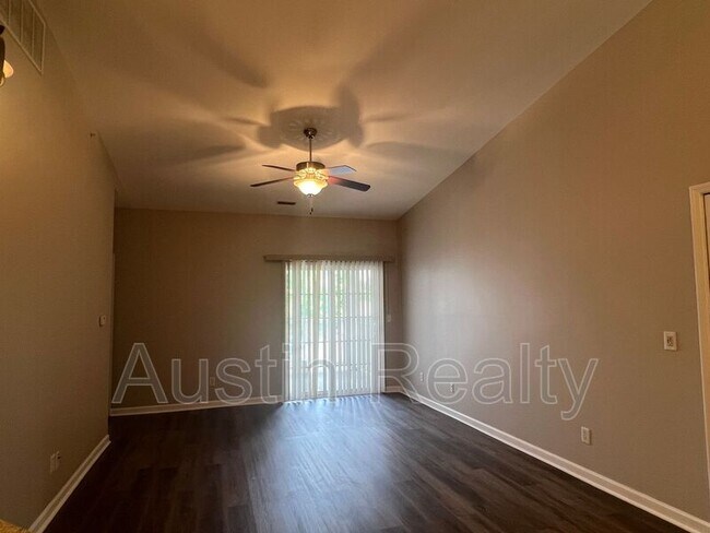 Building Photo - 6431 Brookfield Ct Dr