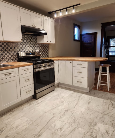 Building Photo - 43 1st St