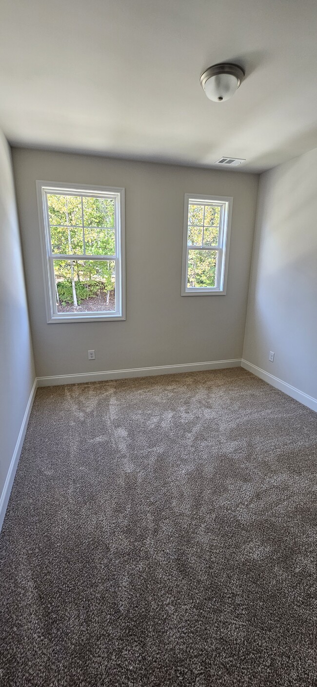 Building Photo - 1240 Ainsworth Alley