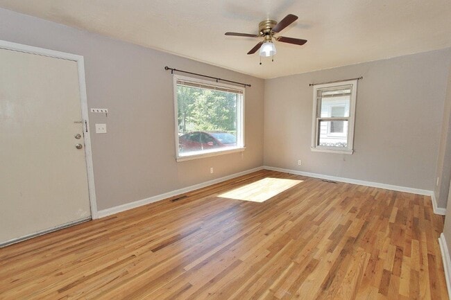 Building Photo - 1605 S Reinhart Dr