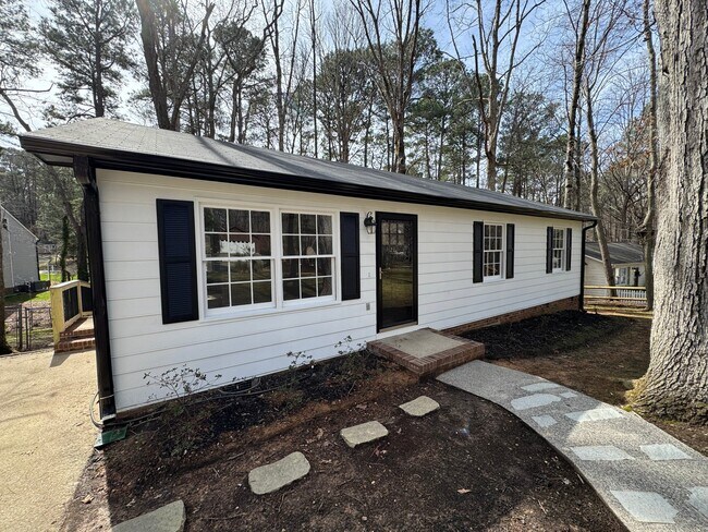 Building Photo - 205 Honeysuckle Ln