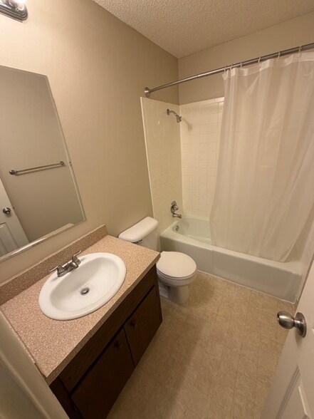 Building Photo - 7100 Van Dorn St