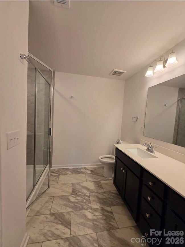 Building Photo - 5240 Kinsbridge Dr