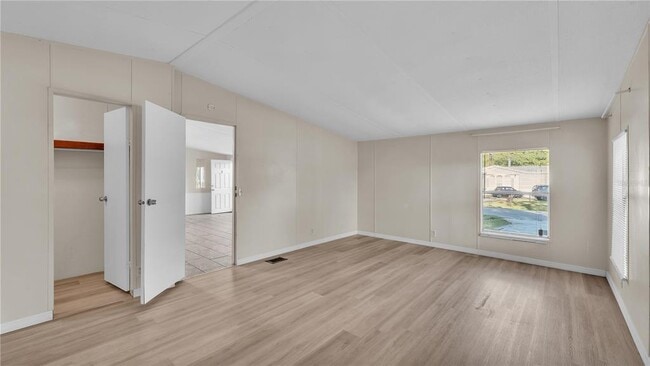 Building Photo - 8638 Gibson Oaks Dr
