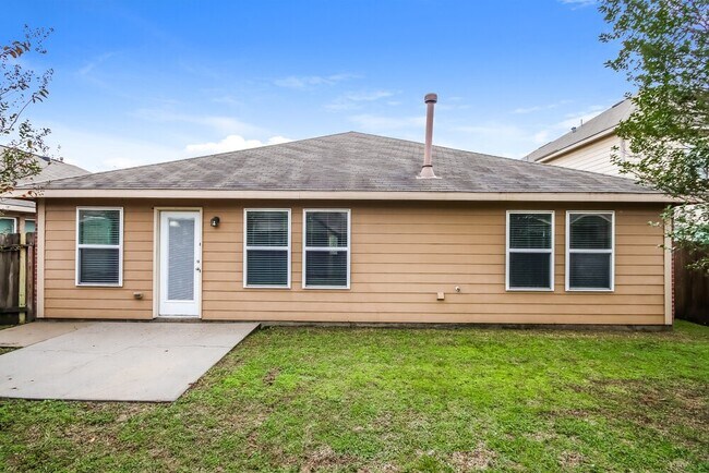 Building Photo - 21519 Kings Bend Dr