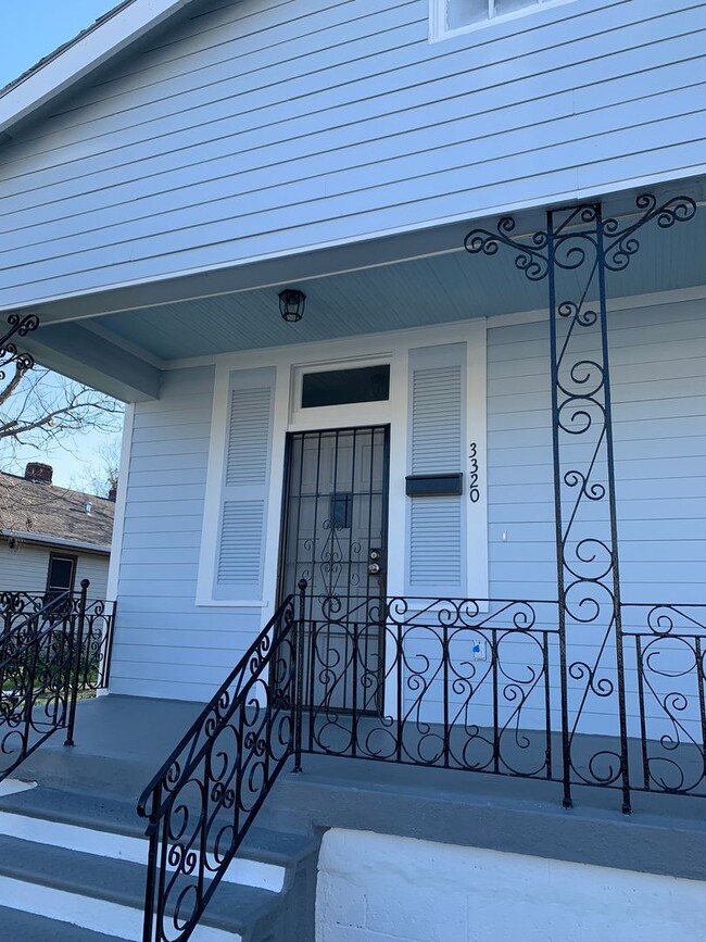 Building Photo - 3320 Delachaise St