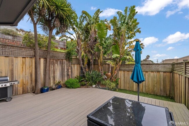 Building Photo - 112 Baden St