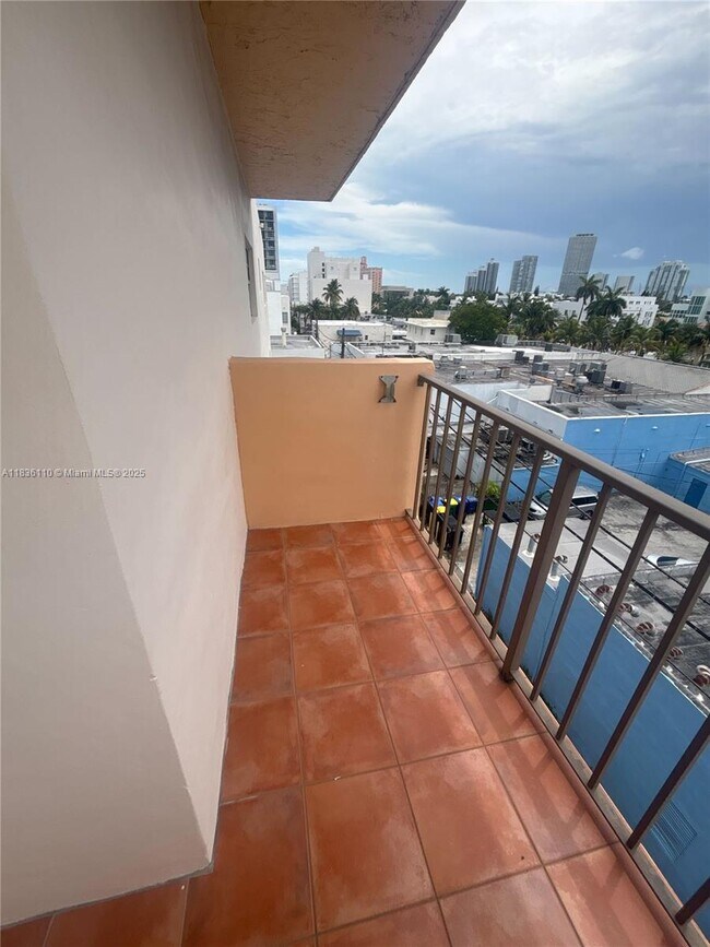 Building Photo - 1150 Collins Ct