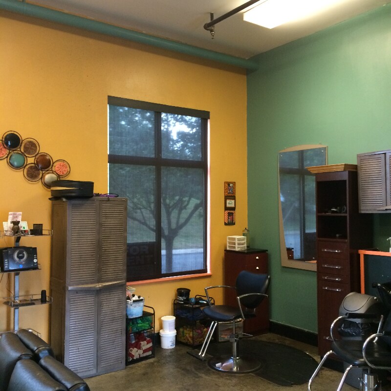 Building Photo - 532 W 10th St