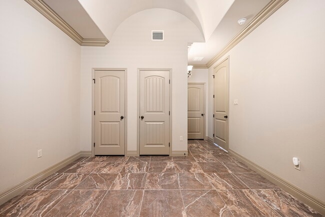 Building Photo - 3805 Kangaroo Ct