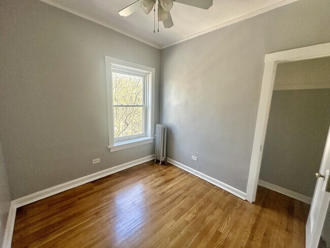 Building Photo - 5358 N Winthrop Ave