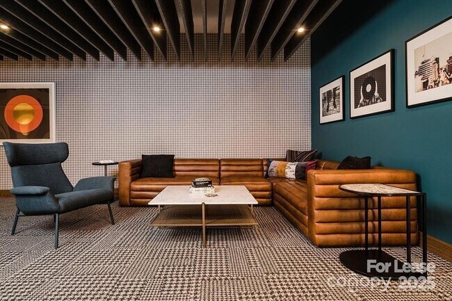 Building Photo - 4220 Colony Plz Dr