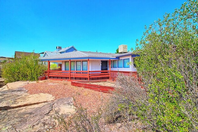 Building Photo - Charming 3-Bed, 2-Bath Home in Orchard Mesa