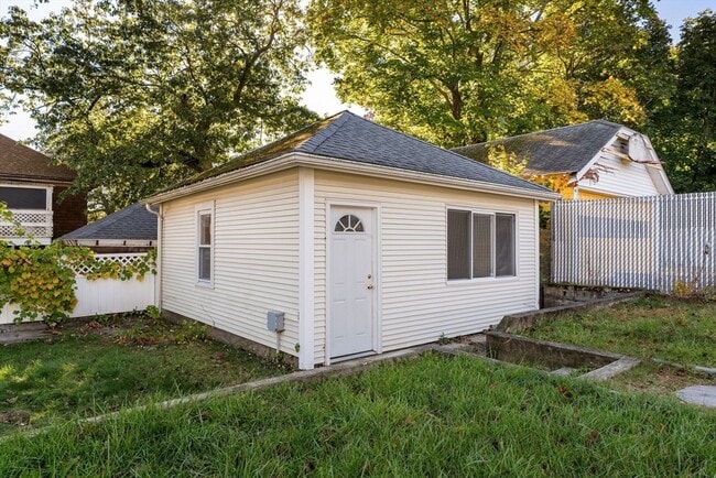 Building Photo - 34 Nilsen Ave