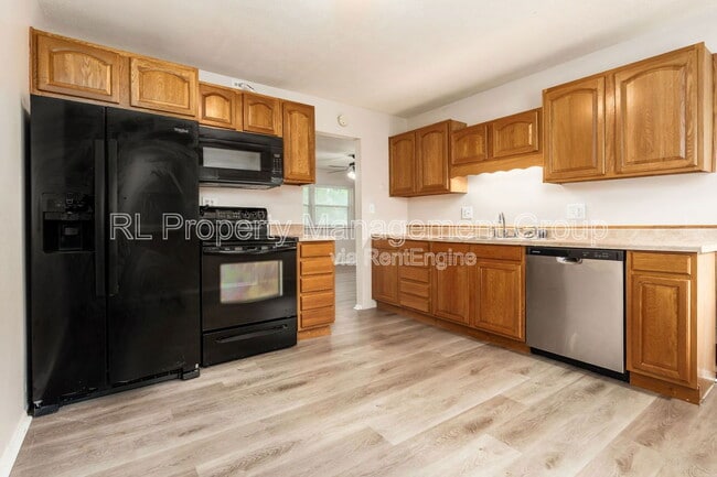 Building Photo - 1495 Yates Dr