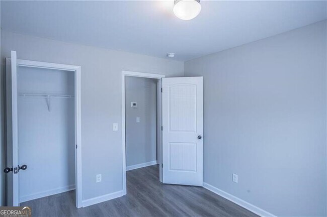 Building Photo - 6106 Oak Bend Ct