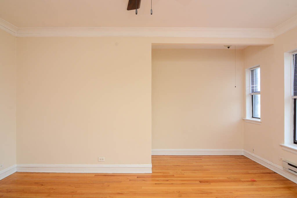 Building Photo - 4644 N Paulina St