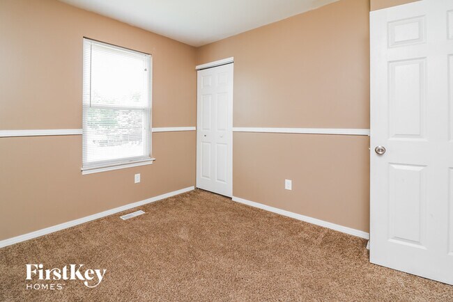 Building Photo - 14345 River Oaks Ct