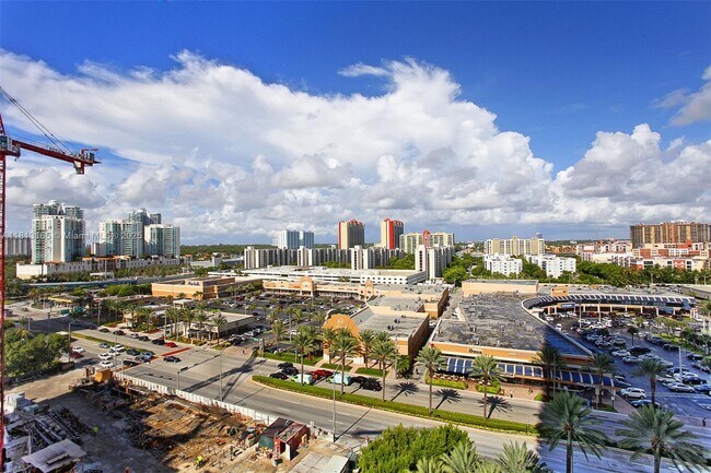 Building Photo - 17001 Collins Ave