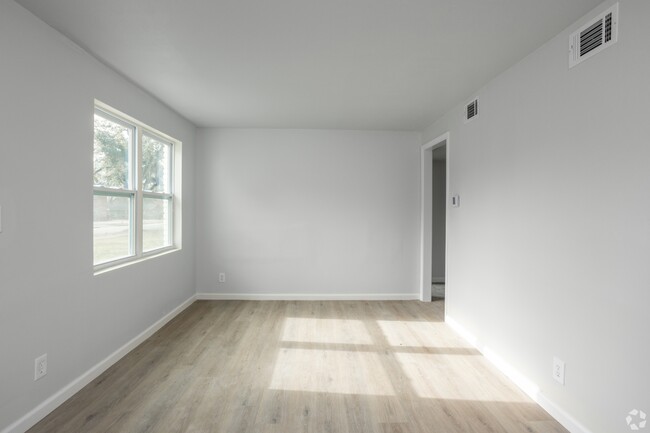 Building Photo - 1033 Adair Ave