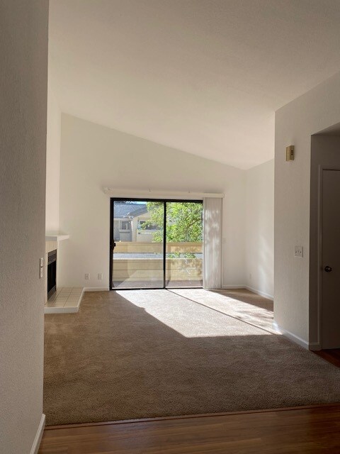 Building Photo - 1903 Woodlake Dr