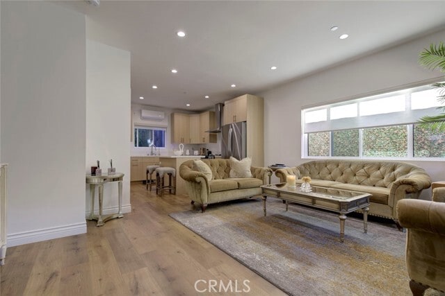 Primary Photo - 5208 Goodland Ave