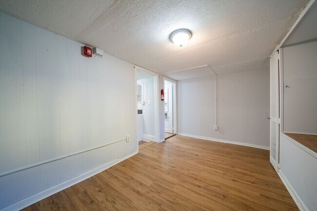 Building Photo - 706 Chickamauga Ave