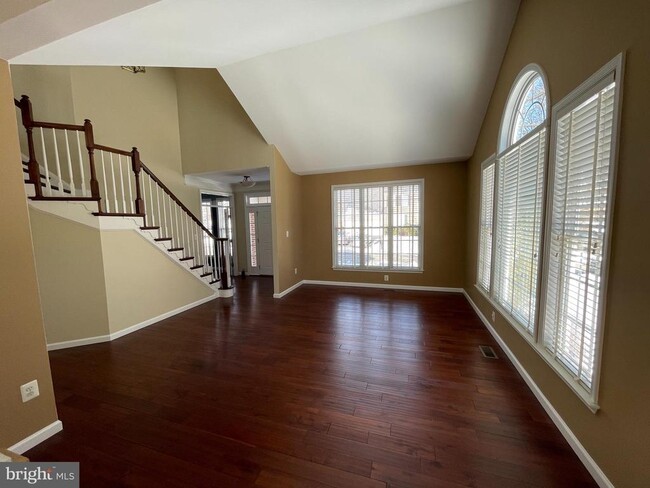 Building Photo - 21330 Meadow Field Ct
