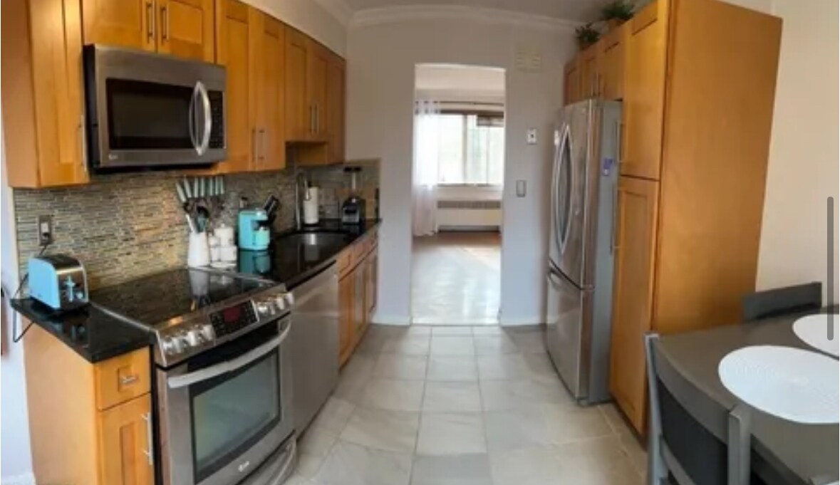 Building Photo - 21 Troy Dr