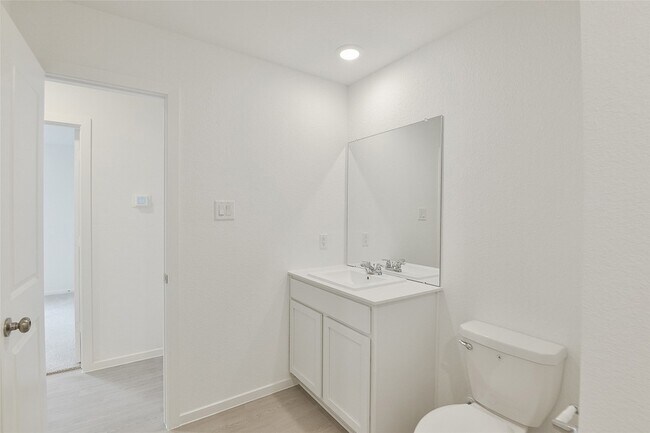 Building Photo - 16818 Great Highlands Dr