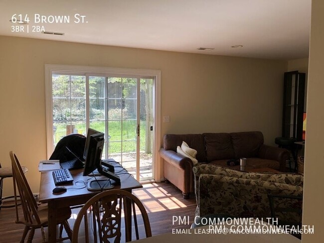 Building Photo - 614 Brown St