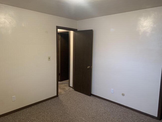 Building Photo - 937 N Highland Ave