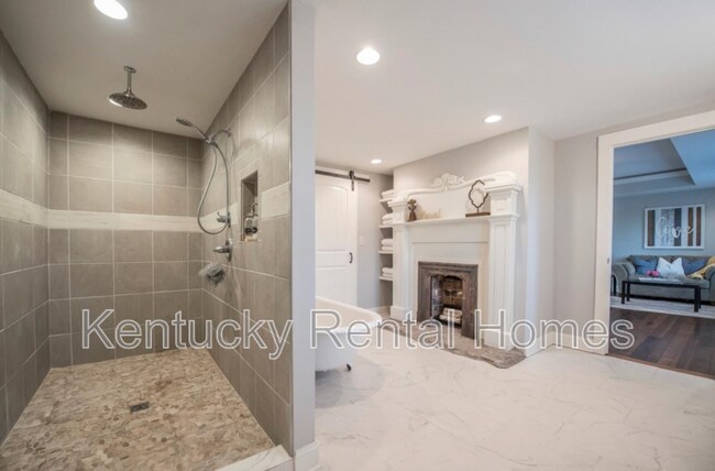 Building Photo - 6722 Athens Boonesboro Rd