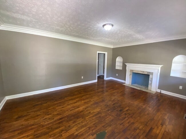 Building Photo - **ON HOLD**3 Bedroom / 2 Bathroom Home for Rent in Columbus, GA