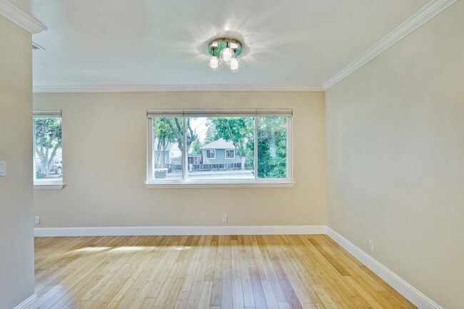 Building Photo - Wonderful 3 bedroom , 2 bath home in Mount...