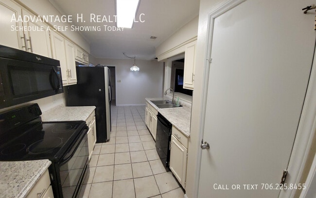 Building Photo - 4848 Basswood Dr