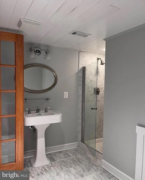 Building Photo - 10512 Norman Ave