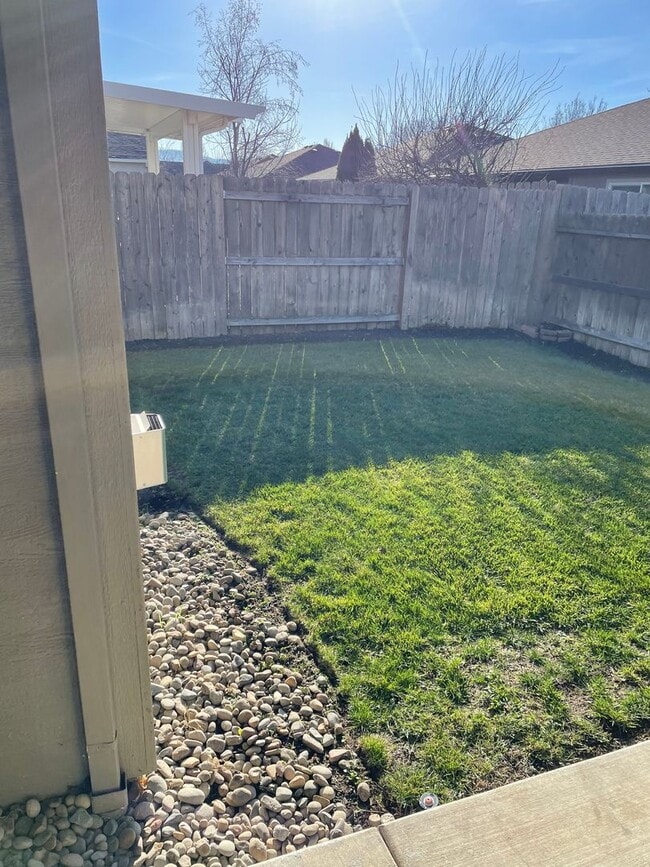 Building Photo - Come Home to This Beautiful 3 Bedroom 3 Bathroom 2 Story Home!!!